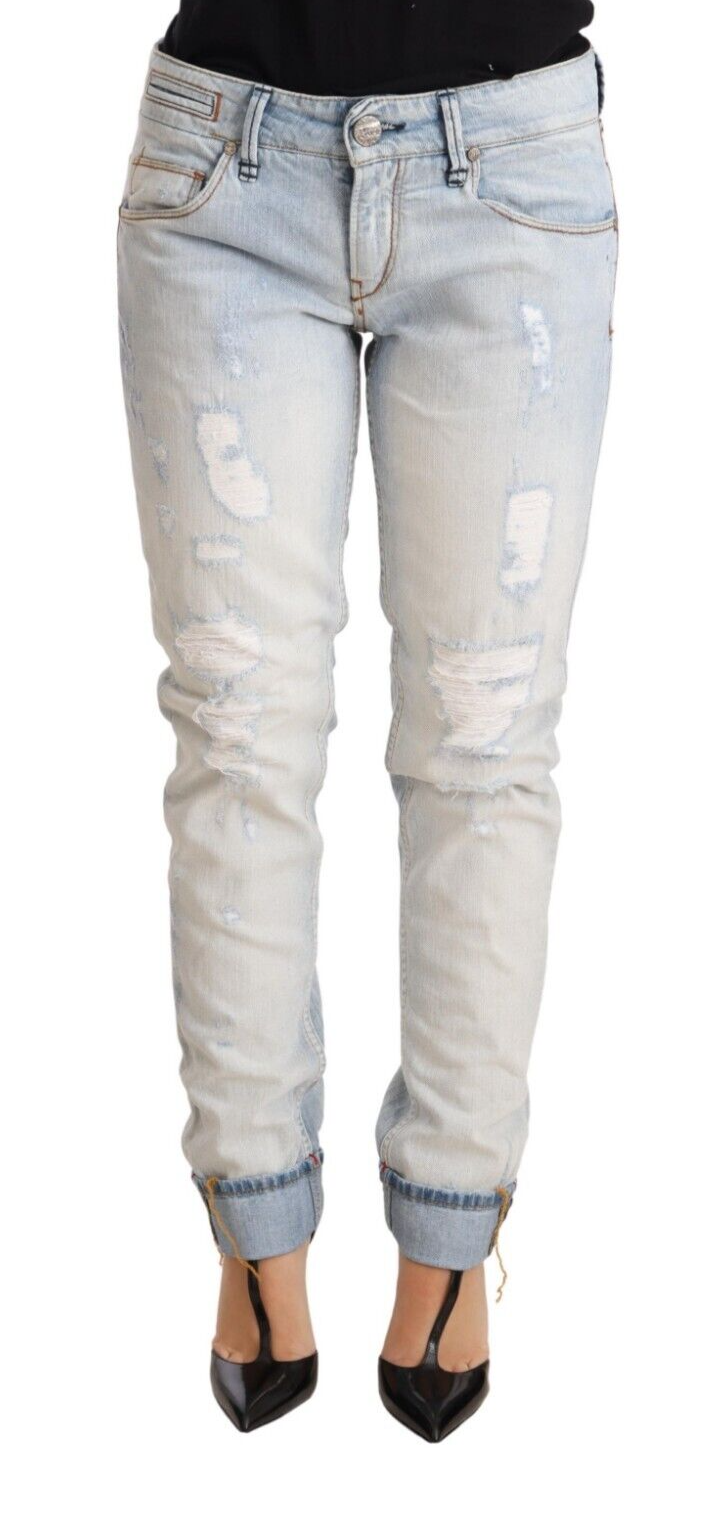 Acht Hellblaue Distressed-Jeans aus Baumwolle mit gefaltetem Saum