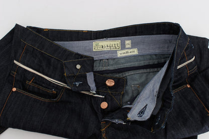 Acht blaue Denim-Baumwollhosen mit gerader Passform