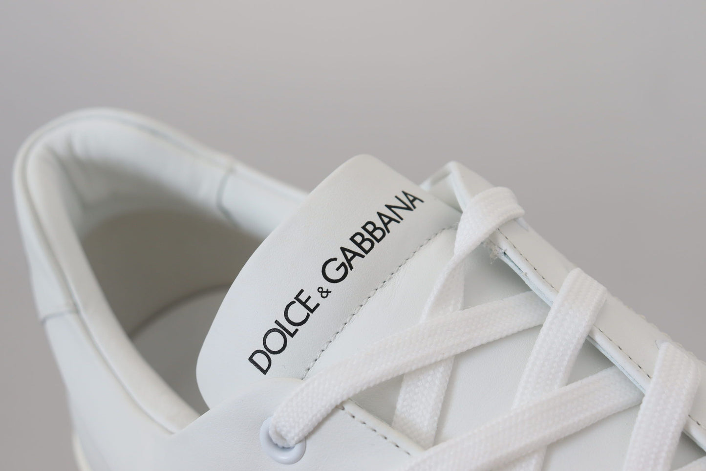 Dolce &amp; Gabbana Freizeit-Sneakers aus weißem Leder mit DG-Logo