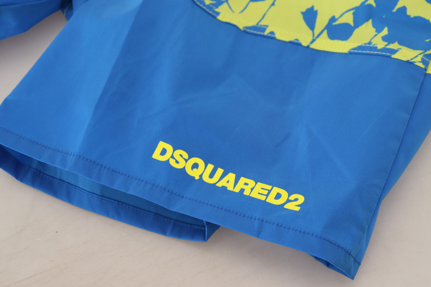 dsquared² blue green 로고 프린트 남자 비치웨어 반바지 수영복