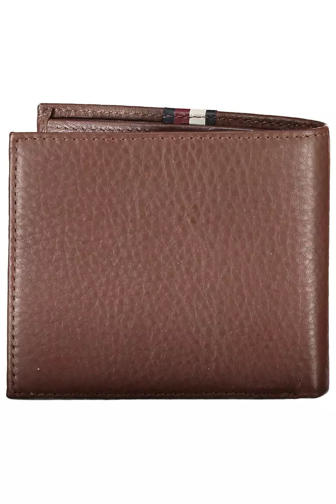 Tommy Hilfiger Elegant Leather Wallet with Contrasting Detail