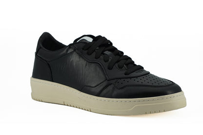 Saxone of Scotland Low-Top-Sneaker aus schwarzem Leder