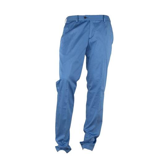 Hergestellt in Italien. Hellblaue Jeans und Hose aus Baumwolle