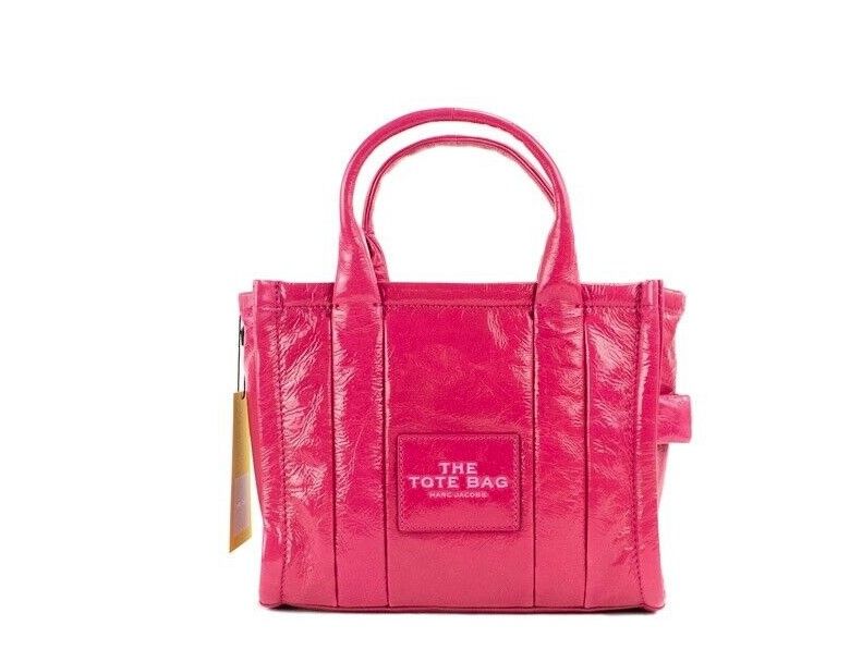 Marc Jacobs The Shiny Crinkle Mini Tote Umhängetasche aus magentafarbenem Leder